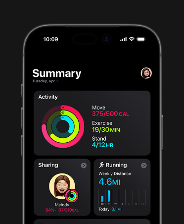 iPhone 17, Fitness summary, Activity rings, Move, Exercise and Stand metrics, actvity sharing with friends, weekly Running stats, Training Load