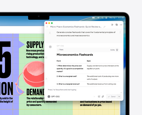 Layar MacBook Air menampilkan Alat Menulis Apple Intelligence yang membuat kartu flash tentang ekonomi mikro dan makro