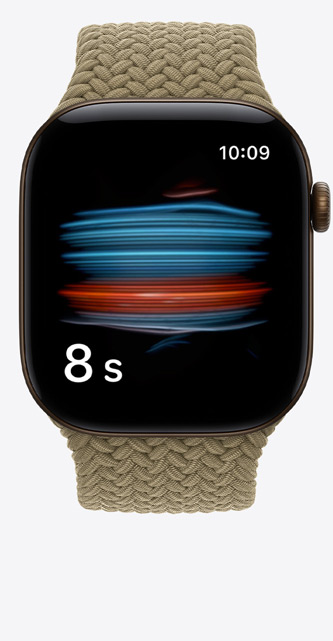 Apple Watch Series 12, cassa in alluminio color bronzo scuro, app ECG, tracciato del ritmo cardiaco e timer, cinturino Sport Loop intrecciato oliva (verde terra chiaro)