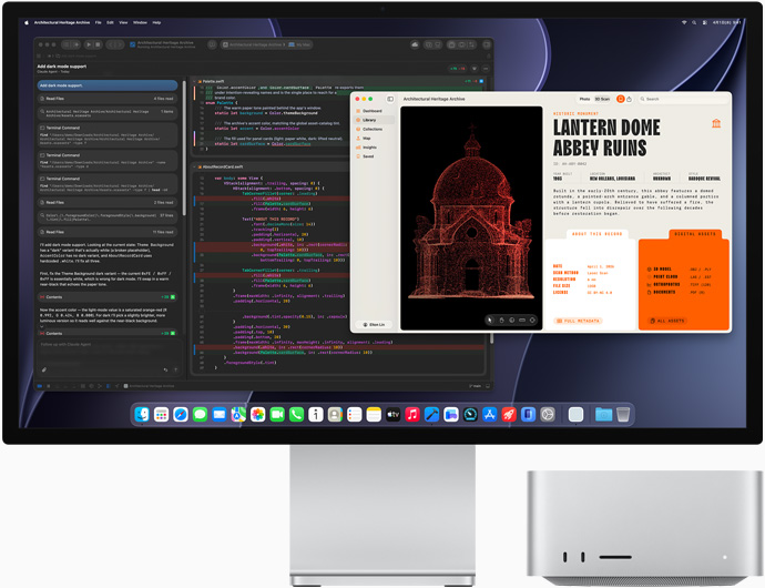 Studio Display XDRの画面に、XCodeのClaude Agentで作業中の書類が表示されている。隣にはMac Studioの前面が見えている