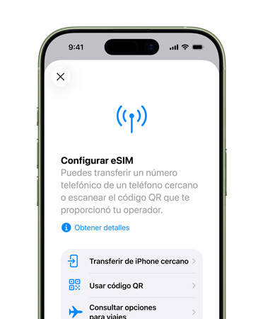 iPhone 17, parte frontal, se está usando la funcionalidad Configurar Red Celular para transferir fácilmente un número de teléfono con la eSIM