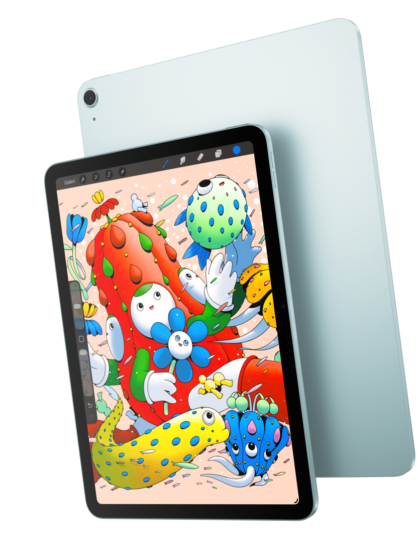 Ön dış yüzey, ekranında Procreate uygulaması görülen 11 inç iPad Air modeli mavi renkli bir iPad Air’in arka dış yüzeyinin üzerinde duruyor