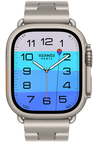Apple Watch Hermès Ultra 4, หน้าปัดนาฬิกาอนาล็อก Fathom และ Wonder (เข็มชั่วโมง เข็มนาที และเข็มวินาที, กลไกหน้าปัดความลึก, มีทุ่นสีส้มลอยอยู่เหนือทะเลสีเทอร์ควอยซ์ที่มีการไล่ระดับสีจากสีน้ำเงินอ่อนไปเป็นสีน้ำเงินเข้ม), ตัวเรือนไทเทเนียม, สีธรรมชาติ, ภายนอกด้านขวา, Digital Crown, ปุ่มด้านข้างที่ยกสูงขึ้น, จับคู่กับสายแบบ Grand H Titane, สี Gris Titane