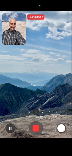 iPhone 17 Pro front screen showing Dual Capture video feature, demonstrating how to view both front and back video simultaneously