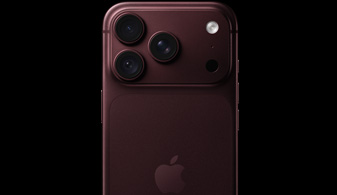 버건디 색상 iPhone 18 Pro의 뒷면. 가변 조리개를 갖춘 48MP 메인 카메라가 있습니다.