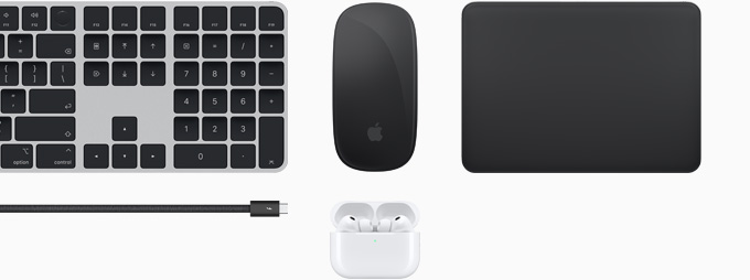 Coleção de acessórios que inclui o Magic Keyboard com Touch ID, o Magic Mouse, o Magic Trackpad, o cabo Thunderbolt 5 Pro e os AirPods Pro