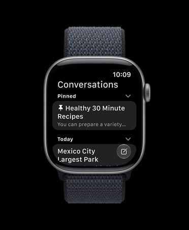 Apple Watch Series 11 i grå, skjermen viser Siri-appen